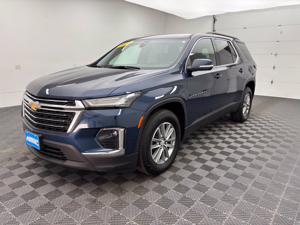 Used 2023 Chevrolet Traverse LT AWD/4WD image 2