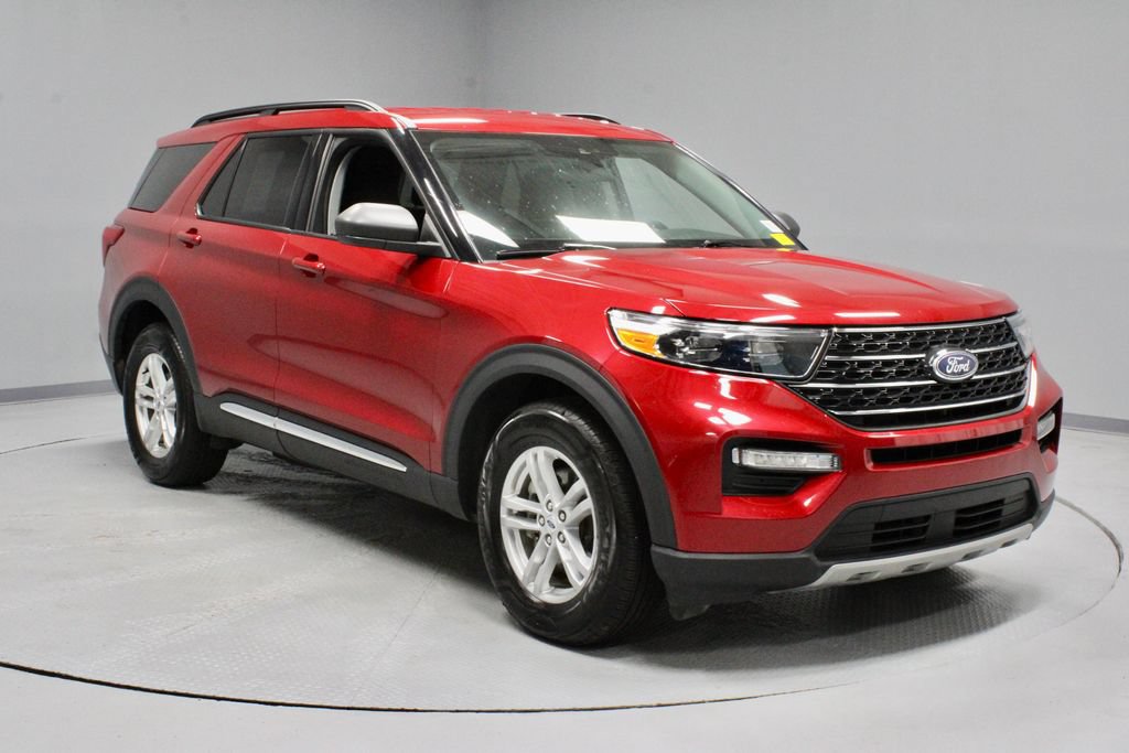 Certified 2023 Ford Explorer XLT w/ Equipment Group 202A AWD/4WD image 1