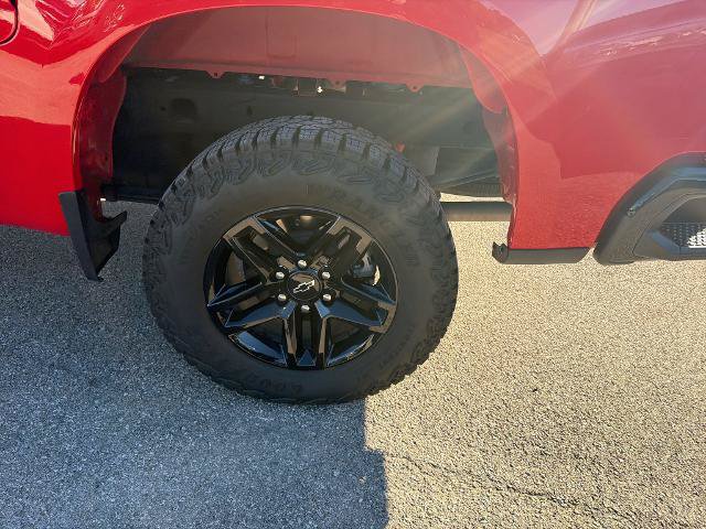Used 2024 Chevrolet Silverado 1500 Custom Trail Boss AWD/4WD image 32