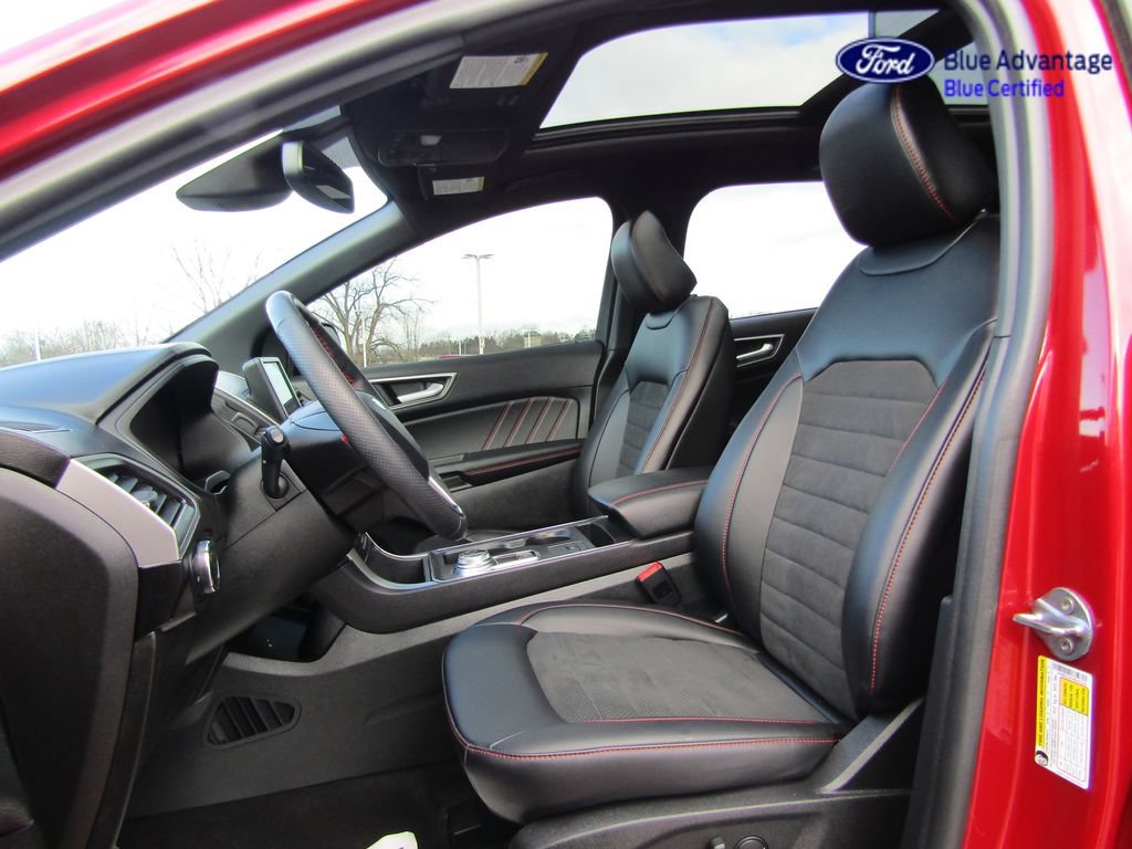 Certified 2024 Ford Edge ST-Line AWD/4WD image 3