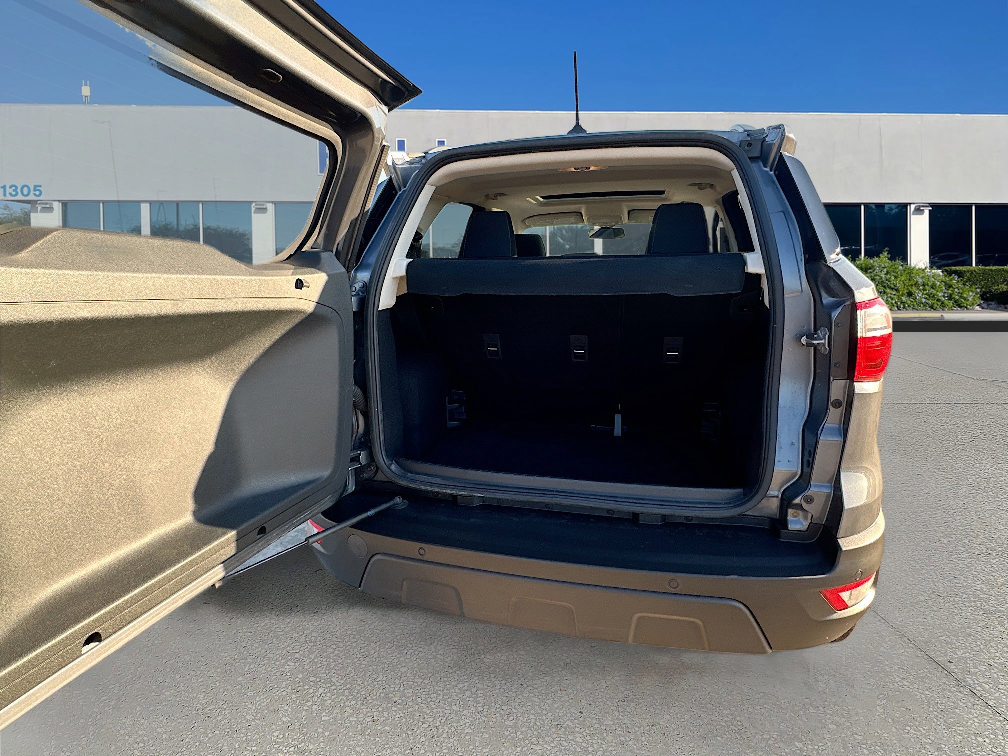 Certified 2021 Ford EcoSport SE image 24