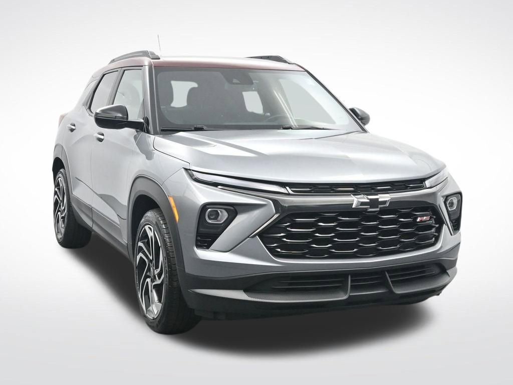 Used 2025 Chevrolet TrailBlazer RS w/ Convenience Package FWD image 3