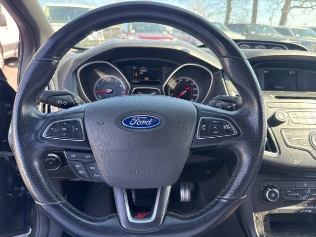 Certified 2017 Ford Focus ST FWD image 9