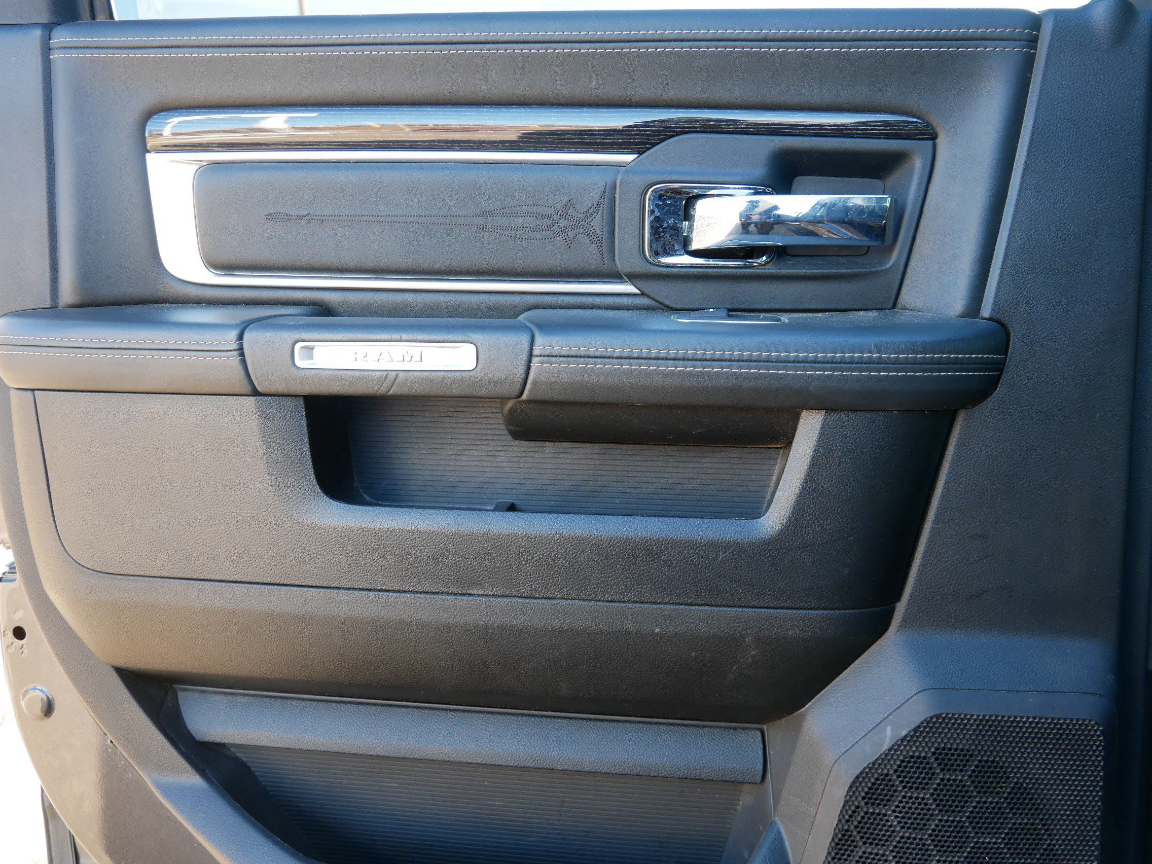 Used 2018 RAM 2500 Limited image 14