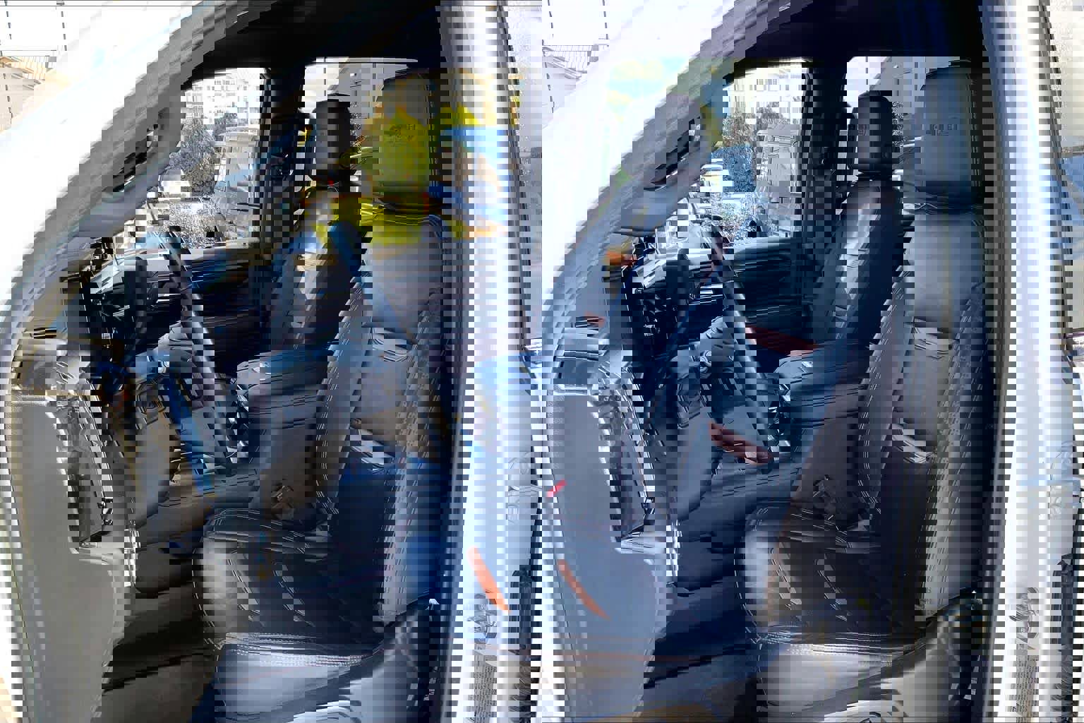 Used 2024 GMC Sierra 2500 AT4 w/ Technology Package image 10