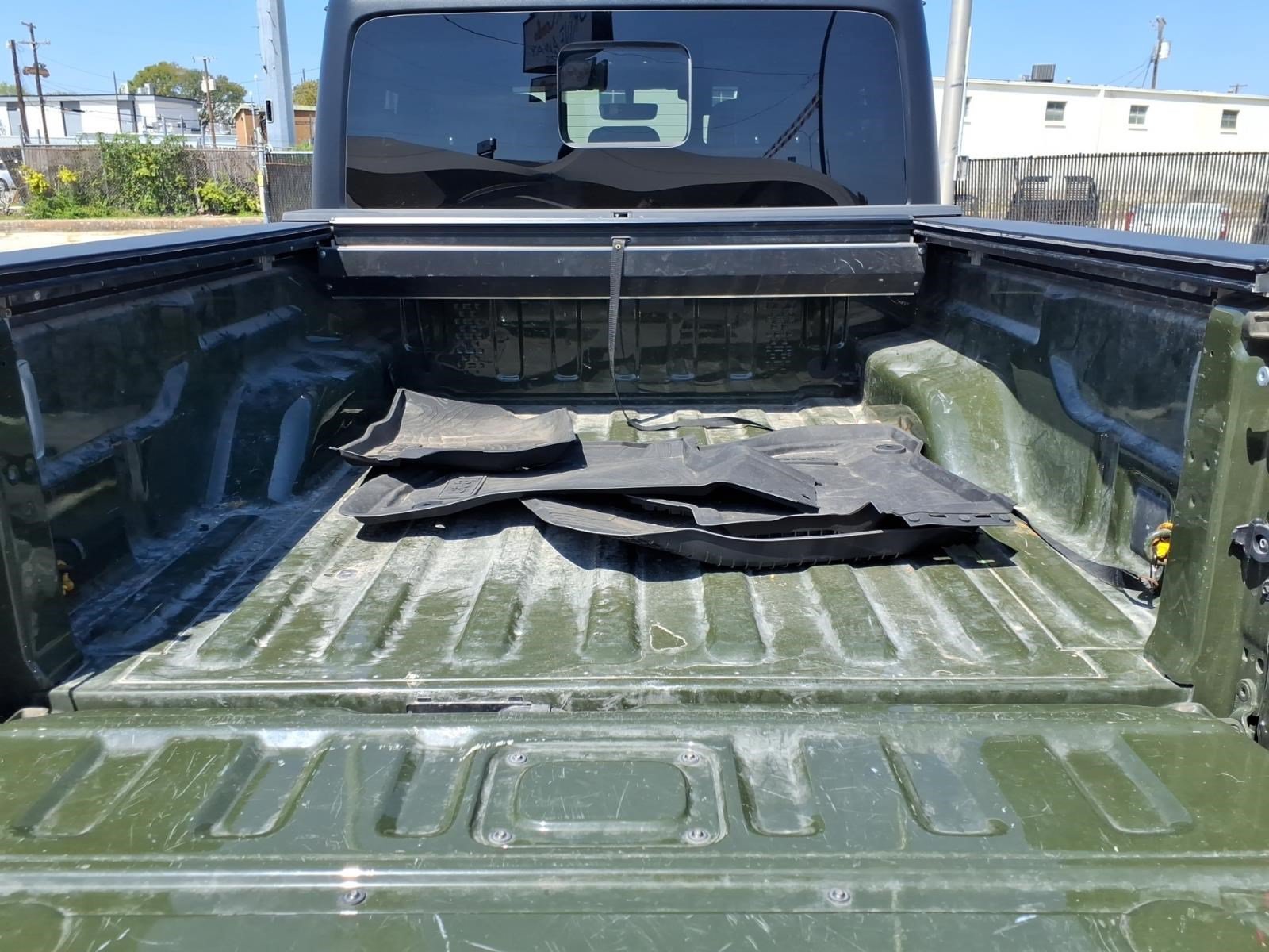 Used 2023 Jeep Gladiator Sport AWD/4WD image 32