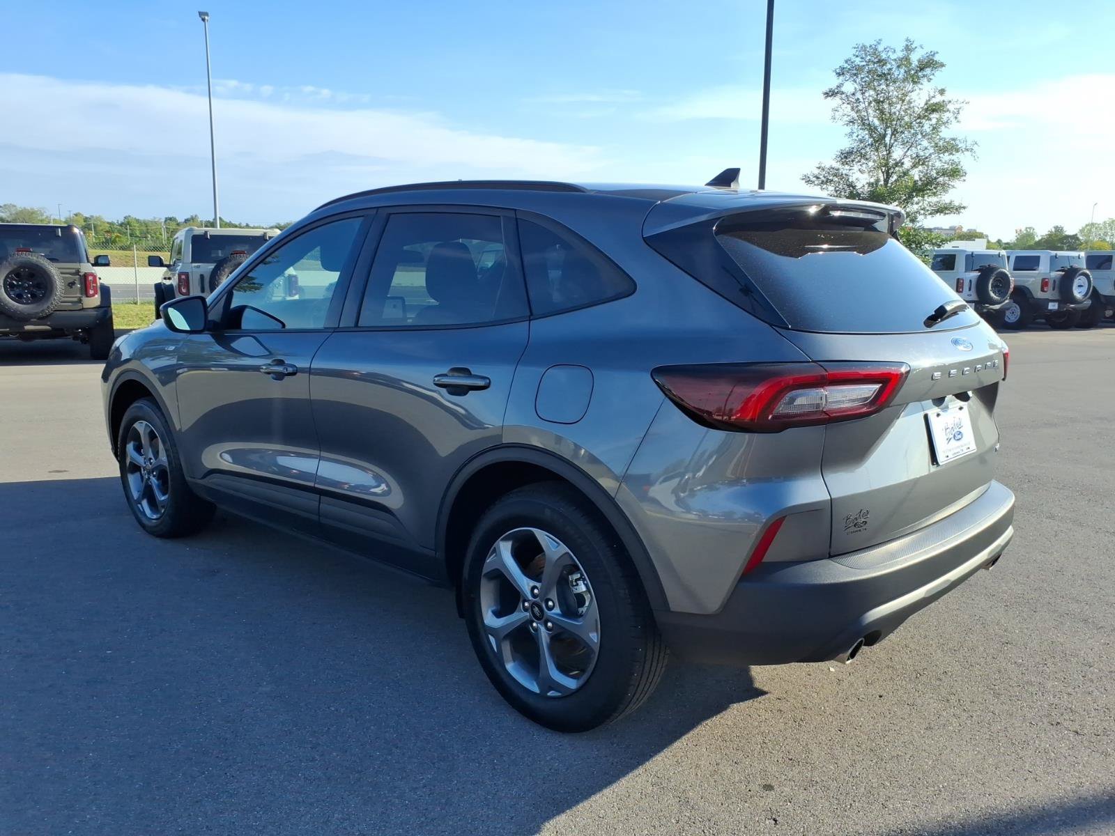 Certified 2025 Ford Escape ST-Line Select AWD/4WD image 5