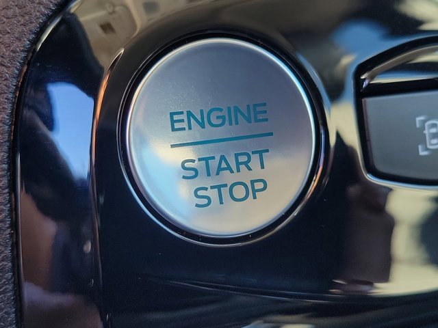 Certified 2023 Ford Escape Platinum image 31