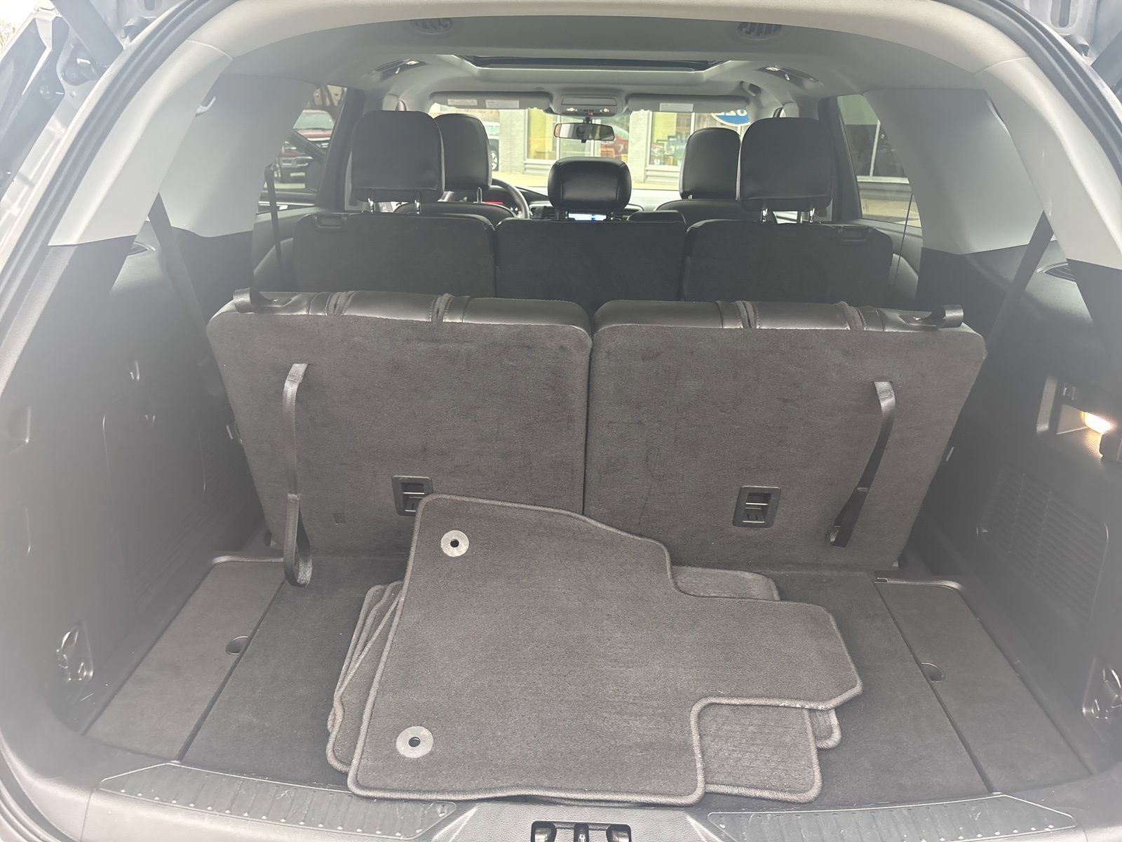 Certified 2022 Ford Explorer XLT w/ Equipment Group 202A image 33