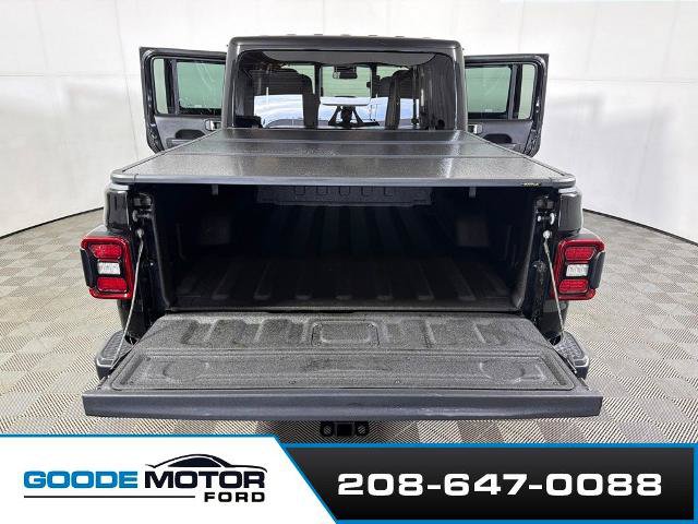 Used 2025 Jeep Gladiator Mojave w/ Convenience Group AWD/4WD image 22