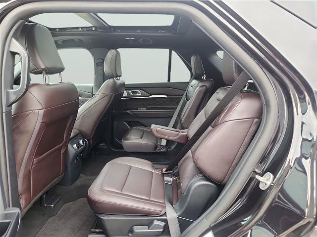 Certified 2025 Ford Explorer Platinum w/ LUX Leather Package AWD/4WD image 8
