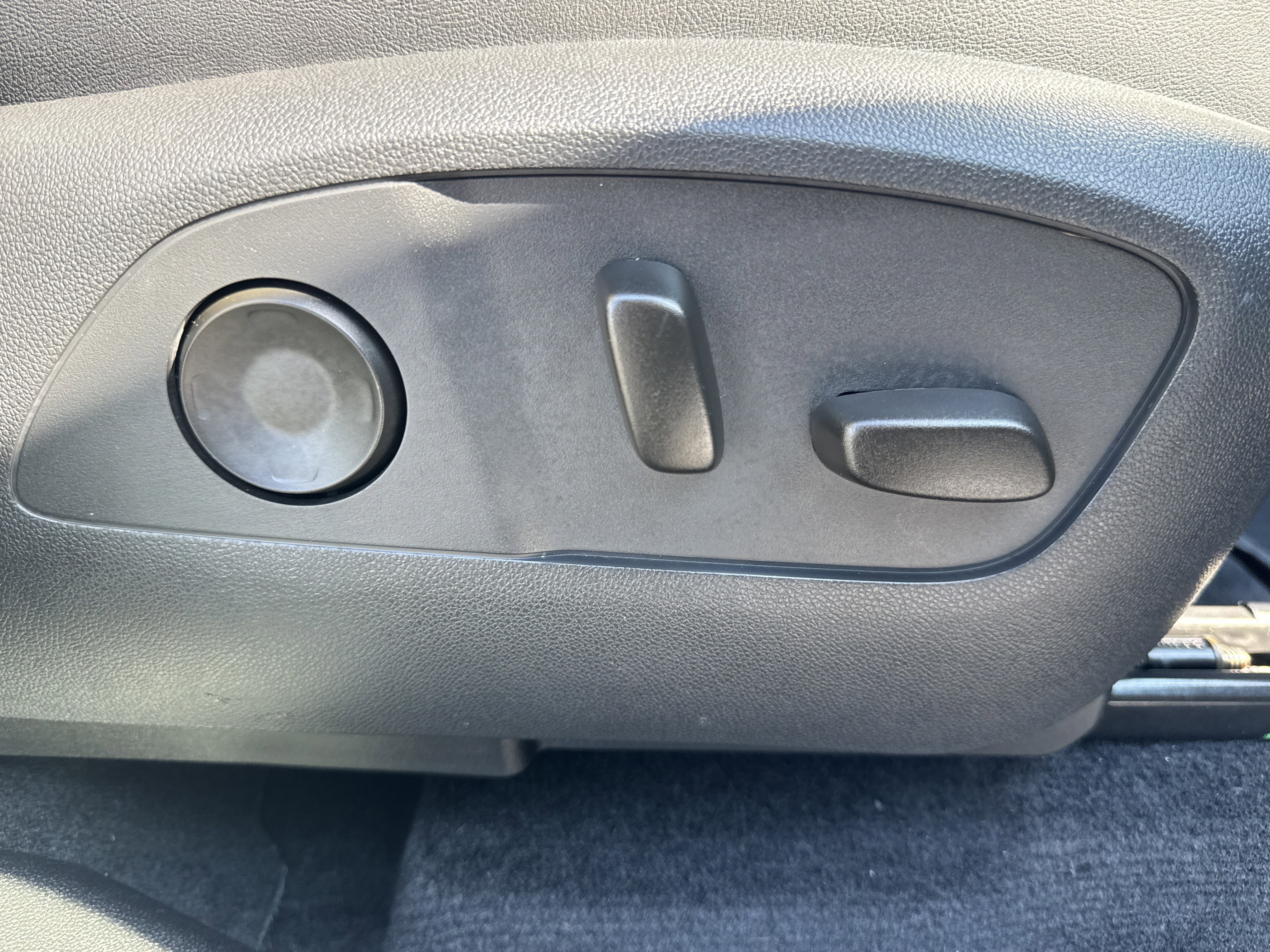 Used 2024 GMC Acadia Denali w/ Super Cruise Package image 16