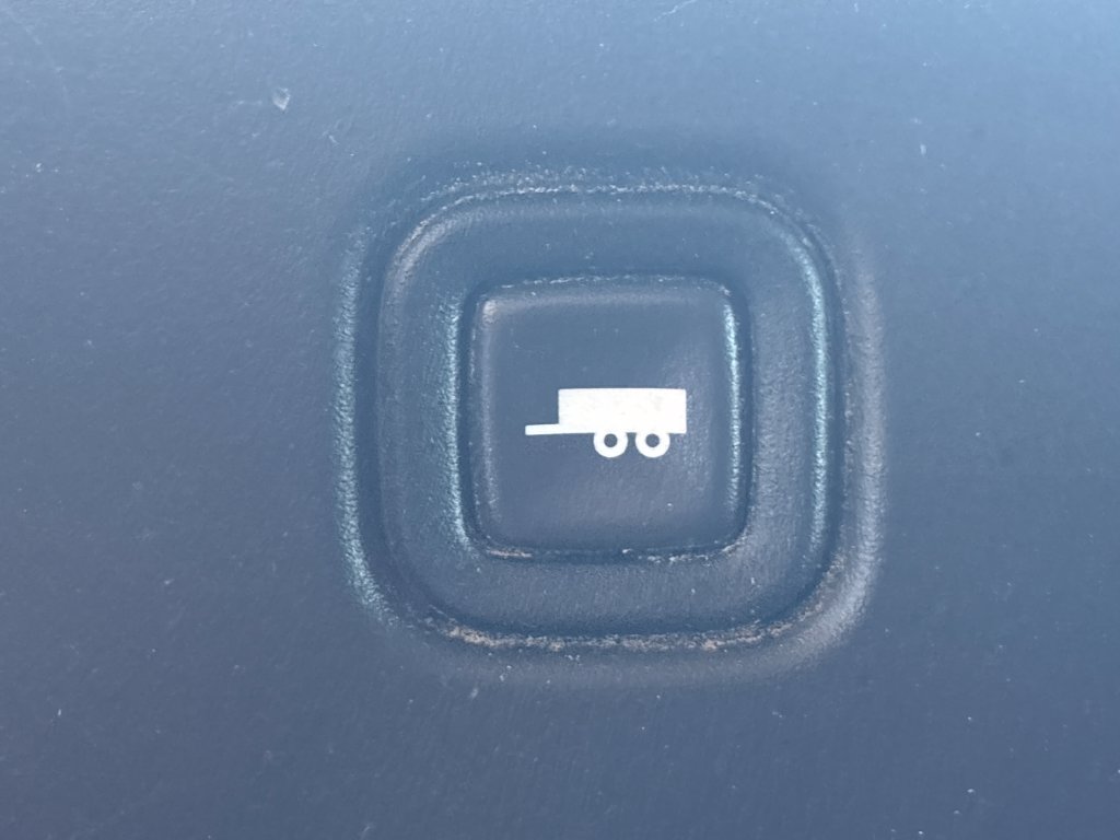 Used 2023 Chevrolet Express 2500 w/ Driver Convenience Package RWD image 9