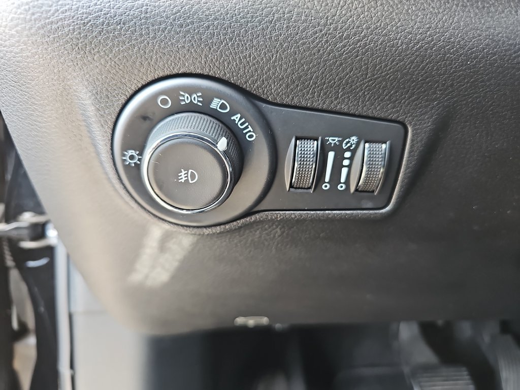 Used 2025 Jeep Compass Limited AWD/4WD image 24