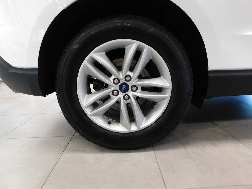 Certified 2018 Ford Edge SEL w/ Equipment Group 201A AWD/4WD image 10