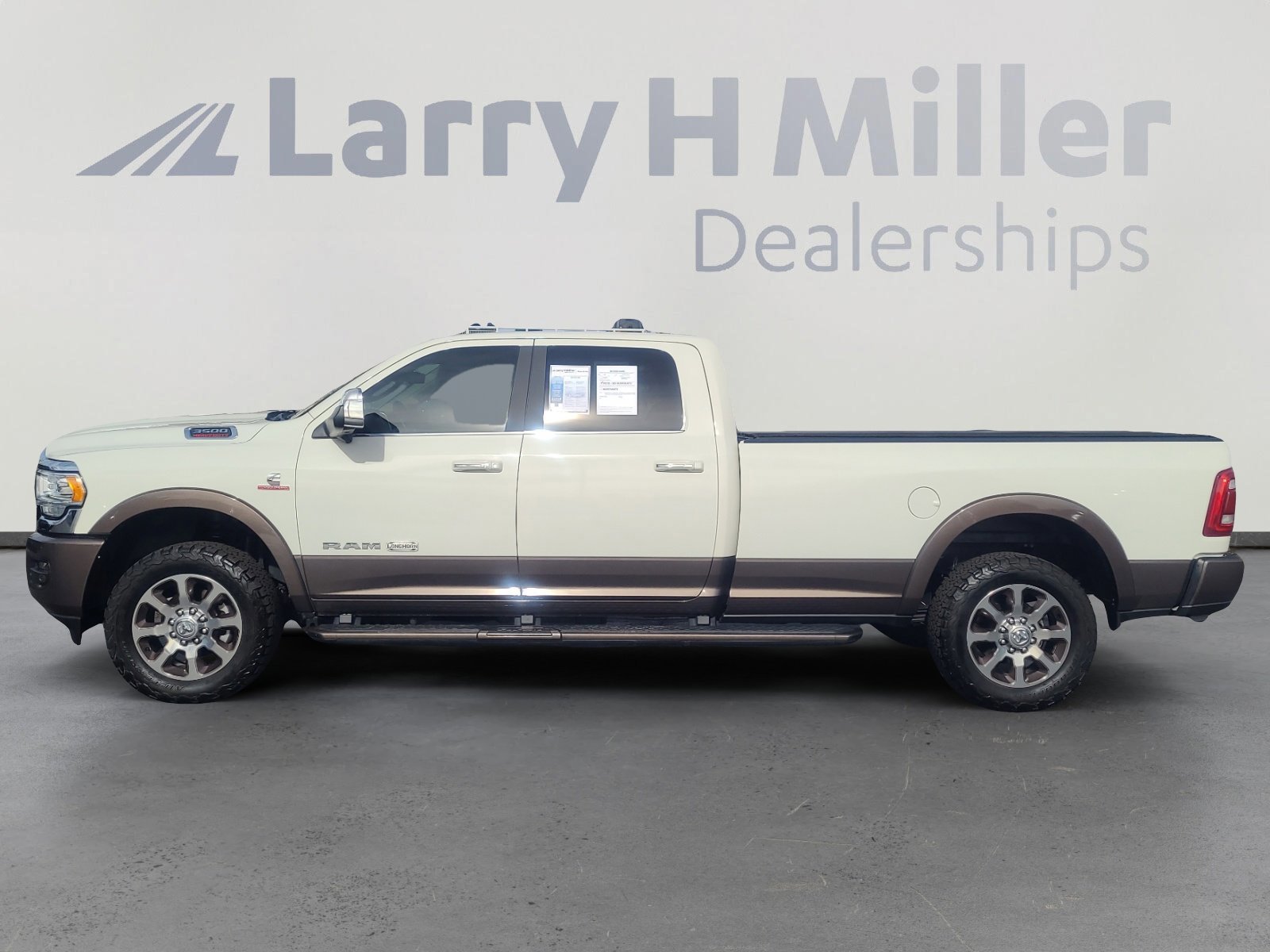 Used 2022 RAM 3500 Limited image 2