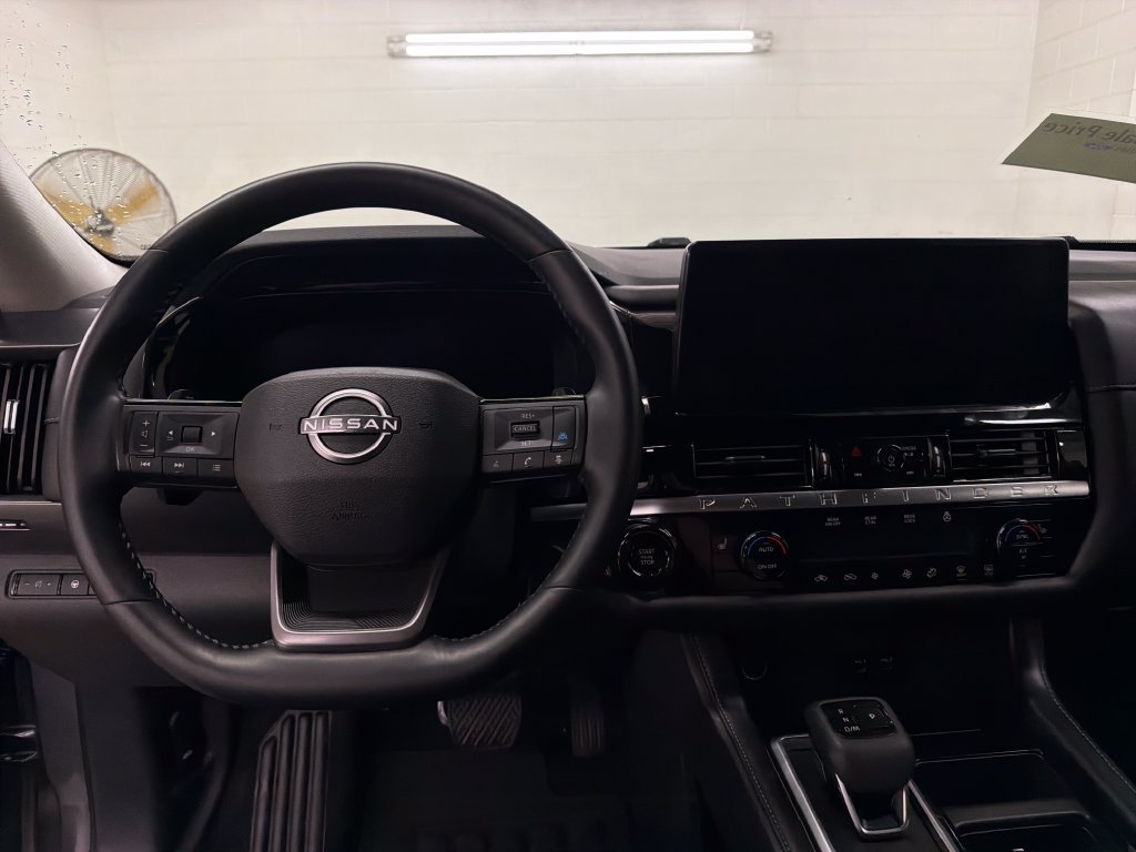 Used 2026 Nissan Pathfinder SL FWD image 9