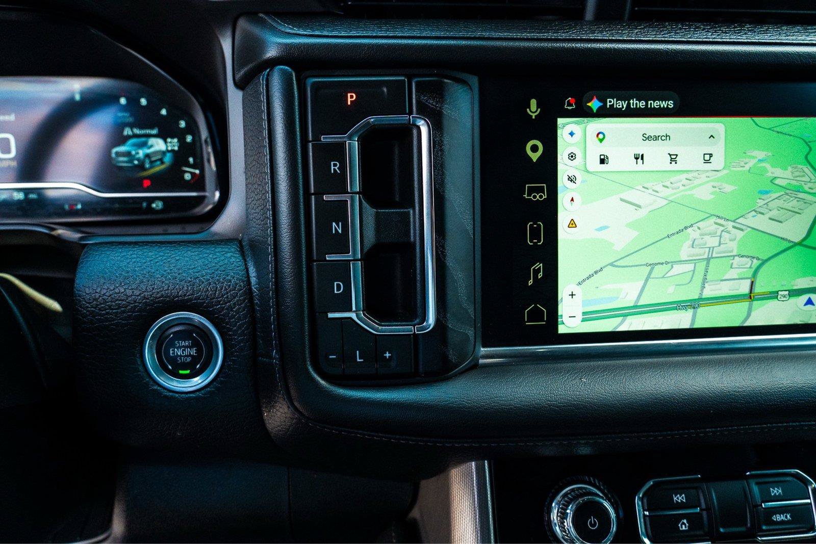 Used 2024 GMC Yukon Denali w/ Advanced Technology Package AWD/4WD image 17
