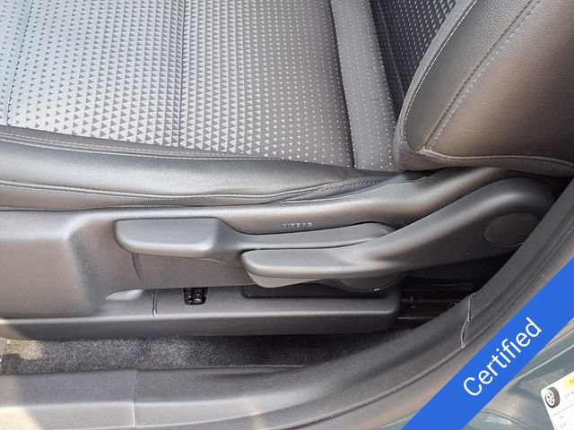 Used 2025 Chevrolet Trax LT w/ Driver Confidence Package FWD image 4