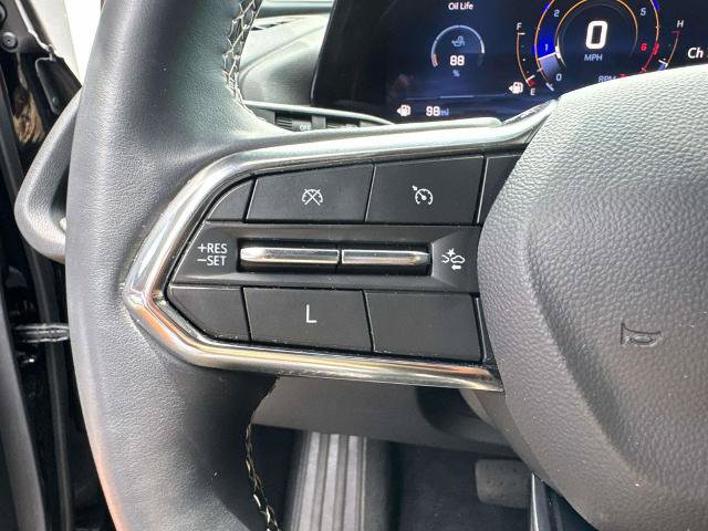 Used 2025 Chevrolet Traverse LT FWD image 22