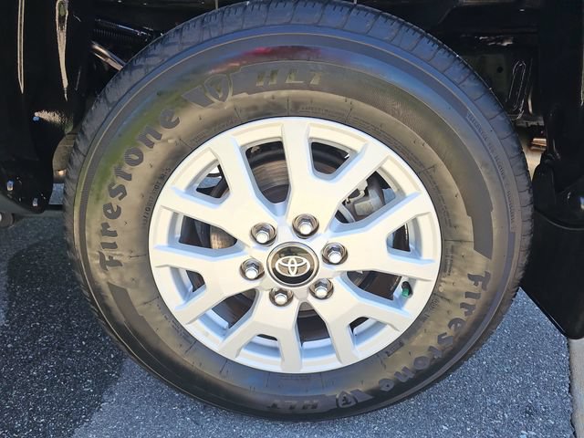 Used 2024 Toyota Tacoma SR5 AWD/4WD image 30