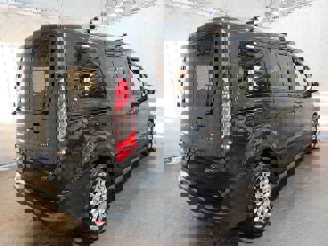 Certified 2018 Ford Transit Connect XLT image 4