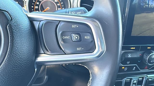 Used 2018 Jeep Wrangler Unlimited Sahara image 25