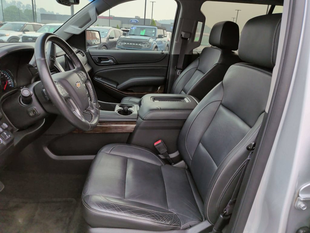 Used 2017 Chevrolet Suburban LT AWD/4WD image 4
