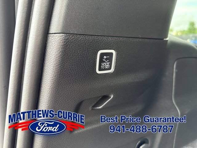 Used 2025 Jeep Grand Wagoneer L Series II Obsidian w/ Quick Order Packagew 28T AWD/4WD image 15