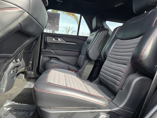 Certified 2025 Ford Explorer ST-Line w/ Premium Package image 17