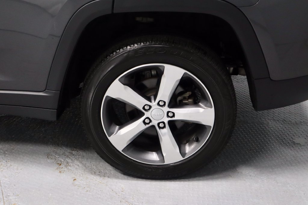 Used 2024 Jeep Grand Cherokee Limited AWD/4WD image 20