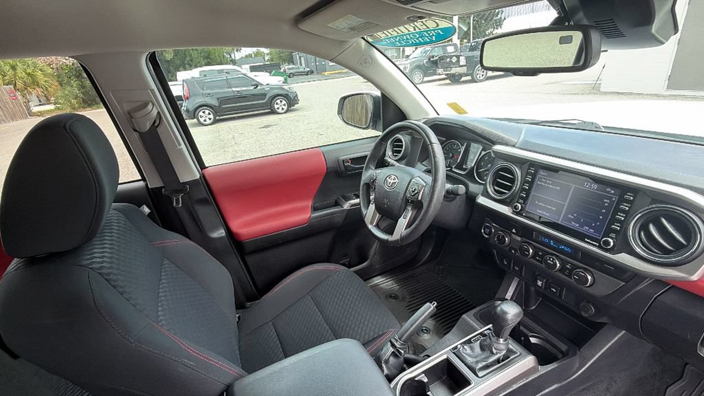 Used 2023 Toyota Tacoma SR5 w/ Technology Package AWD/4WD image 27