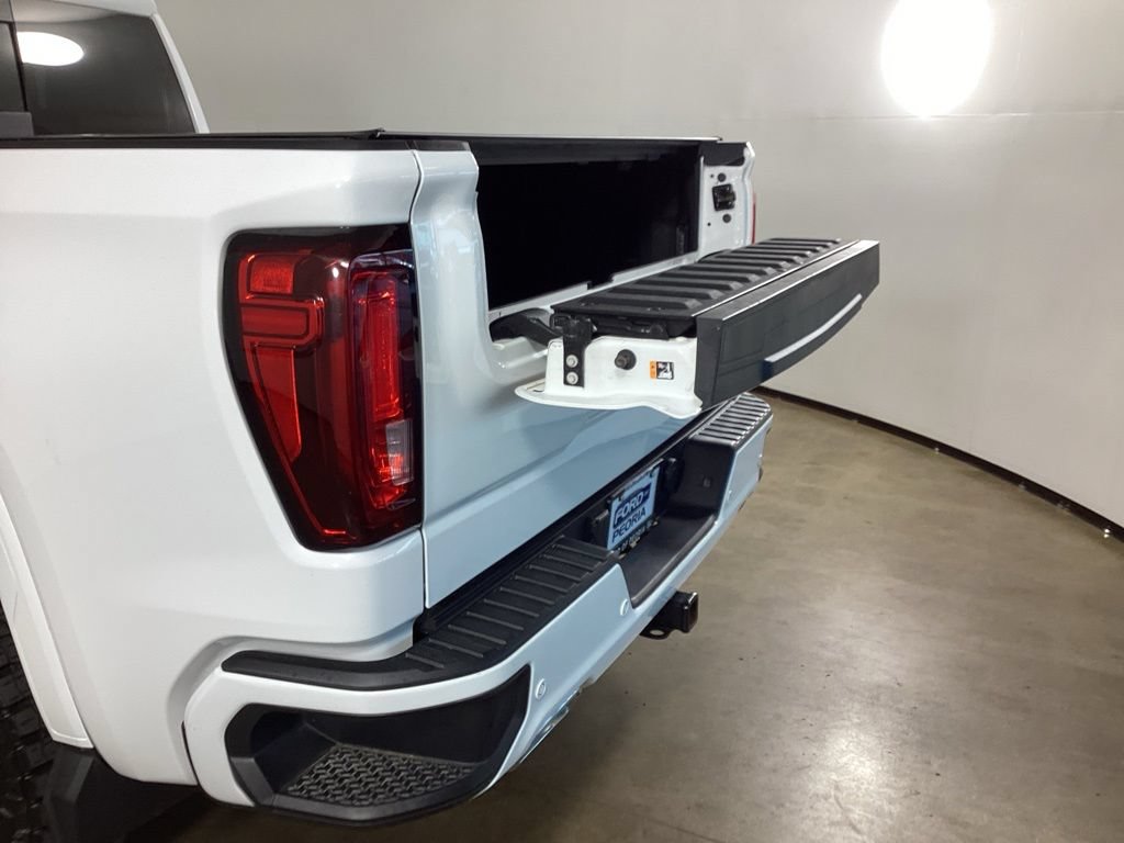 Used 2025 GMC Sierra 1500 AT4 w/ AT4 Preferred Package AWD/4WD image 12