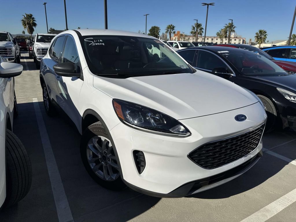 Certified 2022 Ford Escape SE w/ Convenience Package image 9