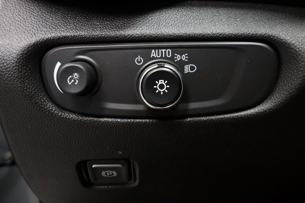 Used 2025 Chevrolet Blazer LT FWD image 27