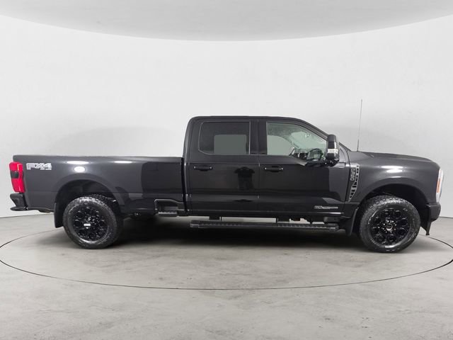 Certified 2025 Ford F350 Lariat w/ Black Appearance Package image 2