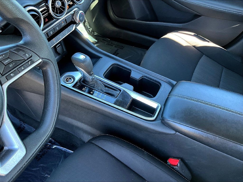 Used 2024 Nissan Sentra SV FWD image 19