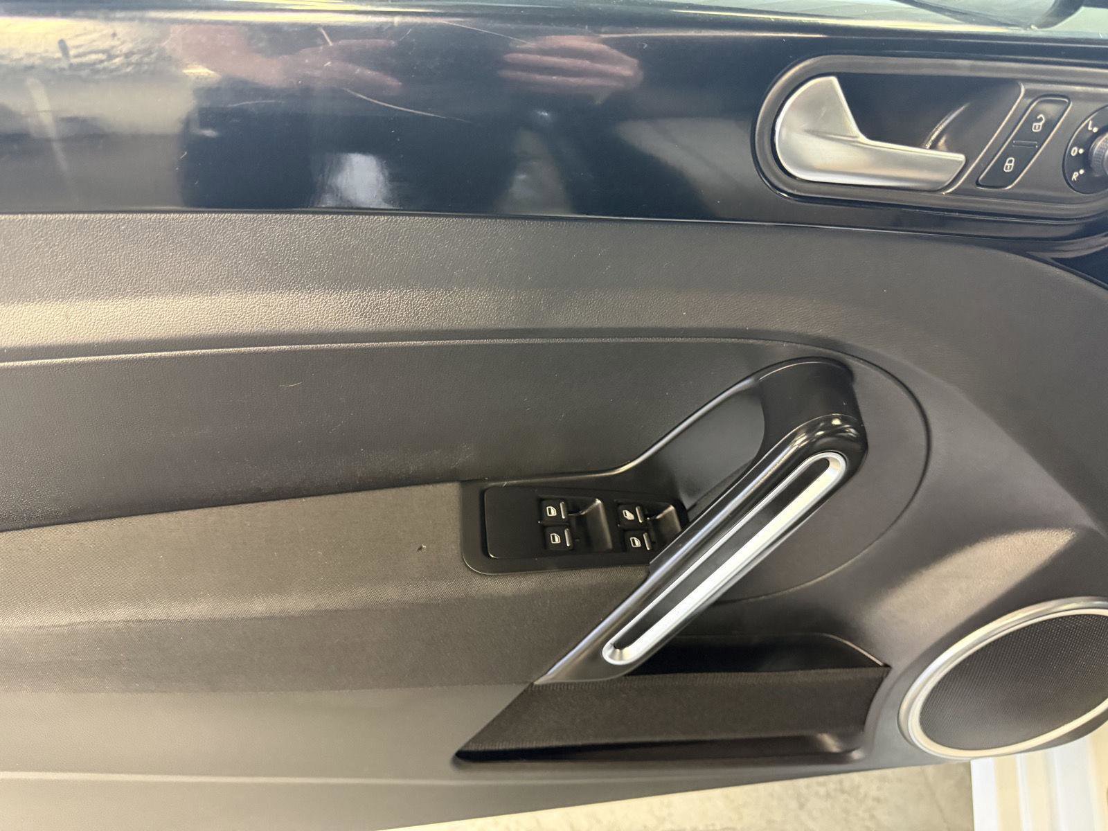 Used 2018 Volkswagen Beetle 2.0T Coast image 20