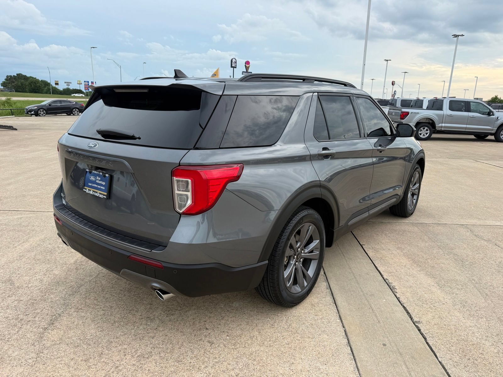 Certified 2024 Ford Explorer XLT w/ Equipment Group 202A RWD image 5