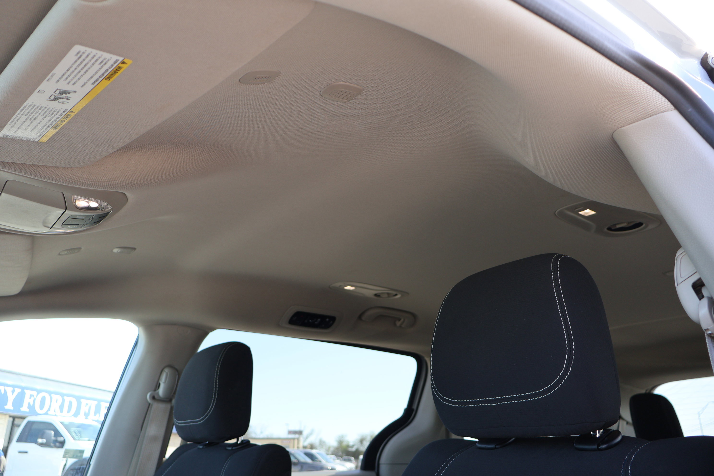 Used 2024 Chrysler Voyager LX image 17