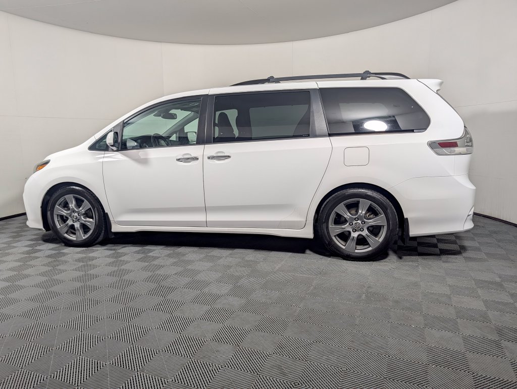 Used 2019 Toyota Sienna SE FWD image 5