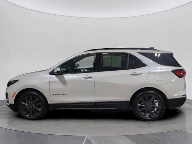 Used 2023 Chevrolet Equinox RS w/ LPO, Floor Liner Package AWD/4WD image 2