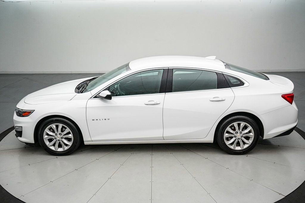 Used 2023 Chevrolet Malibu LT image 2