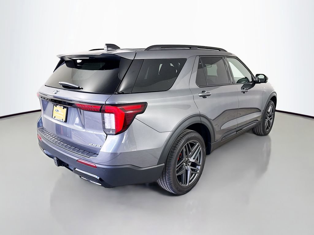 Certified 2025 Ford Explorer ST-Line w/ Premium Package image 5