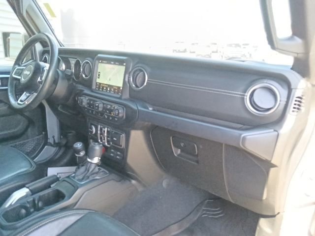 Used 2019 Jeep Wrangler Unlimited Sahara image 32