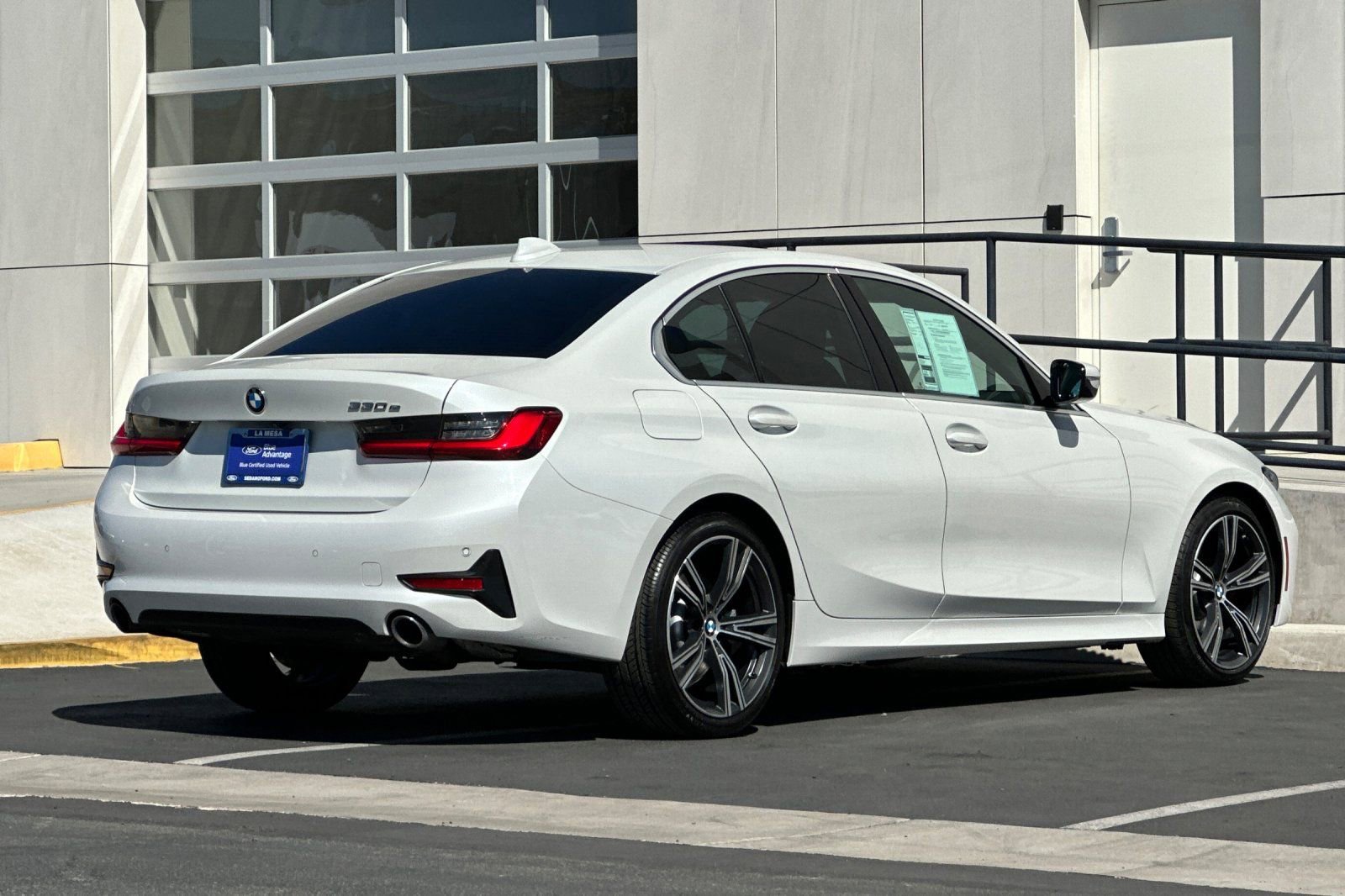 Used 2021 BMW 330e w/ Convenience Package RWD image 3