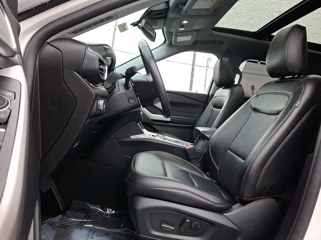 Certified 2022 Ford Explorer Limited w/ Hybrid Equipment Group 310A image 14