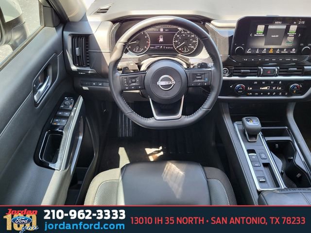 Used 2023 Nissan Pathfinder SL FWD image 13