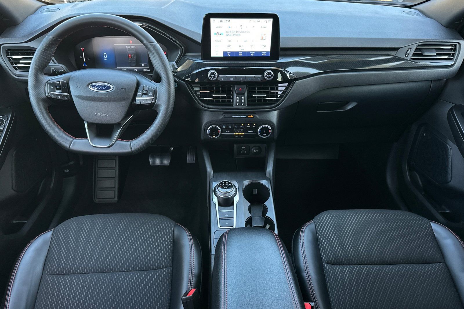 Certified 2025 Ford Escape ST-Line AWD/4WD image 12