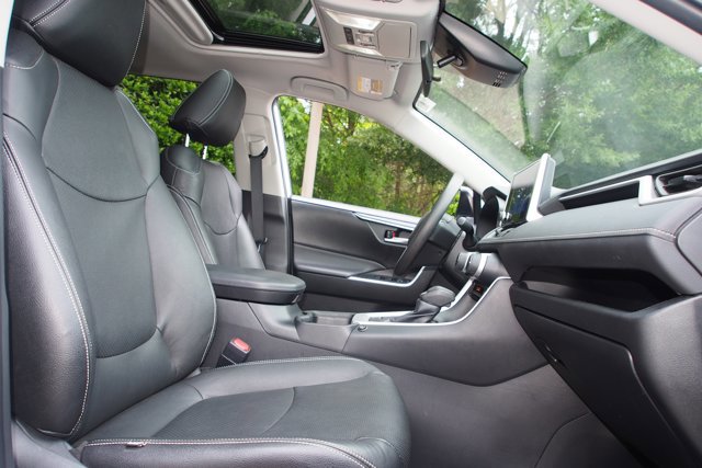 Used 2024 Toyota RAV4 XLE w/ Convenience Package FWD image 11